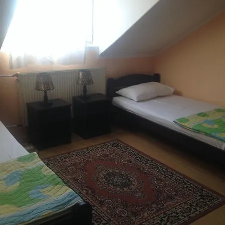 Mimi Hostel *