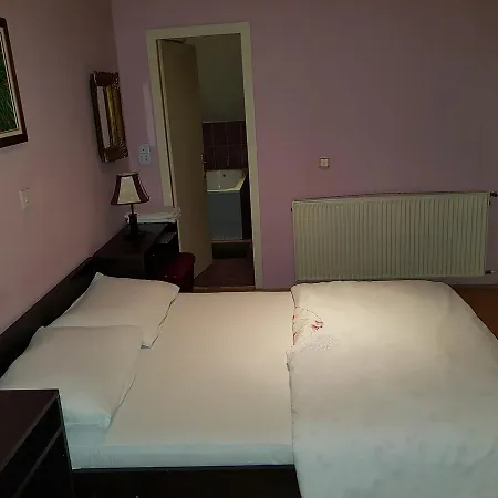 Mimi Hostel *